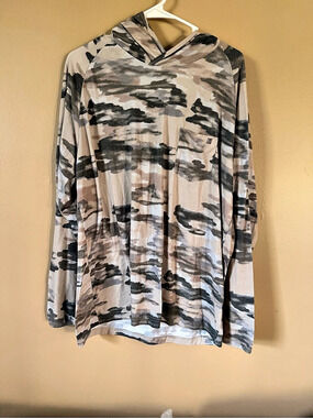 Huk Men’s XL Camo Hoodie Sun Shirt Performance Fishing Top